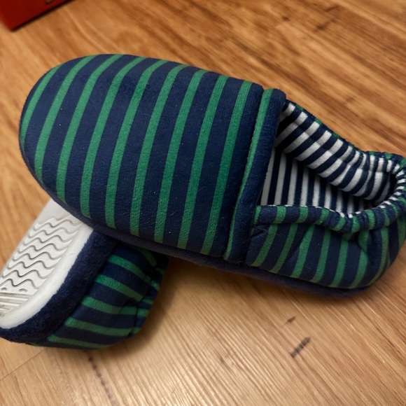 LA PLAGE Boys Slippers Comfort Warm Soft Slip-on House Shoes Size 3 Bog Kid - Picture 3 of 4